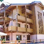 Hotel Arisch 4*