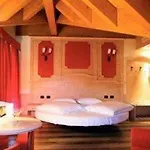Hotel Arisch 4*
