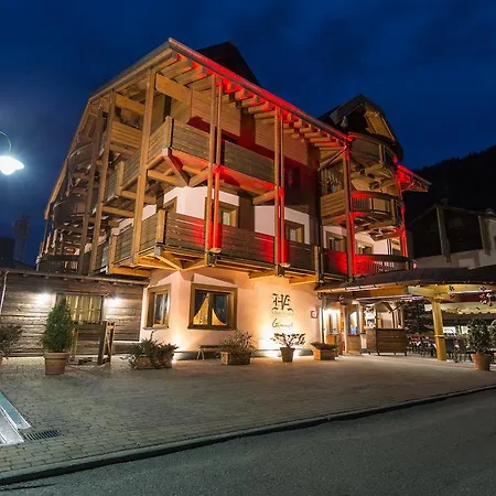 Arisch Hotel