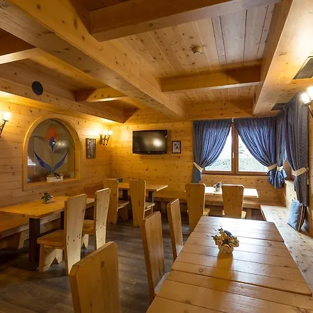 Hotel Arisch 4*