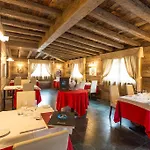 Arisch Hotel