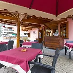 Arisch Hotel 4*