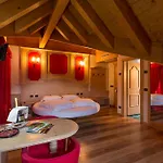 Arisch Hotel