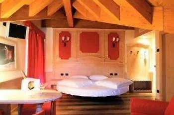 Hotel Arisch 4*