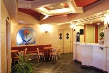 Arisch Hotel 4*