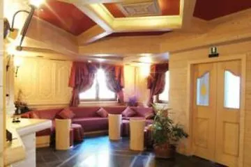 Hotel Arisch 4*