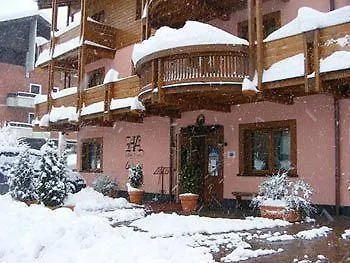 Arisch Hotel