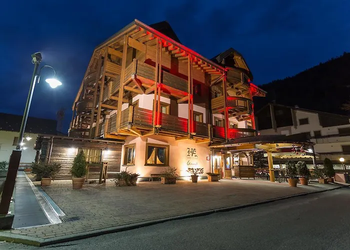 Arisch Hotel